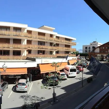 In Montana Town Centre Mountain View Apartment *